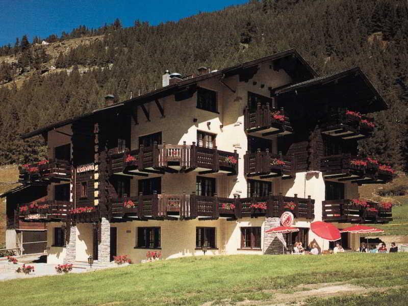 Hotel Bärgsunnu Saas-Grund Exterior foto
